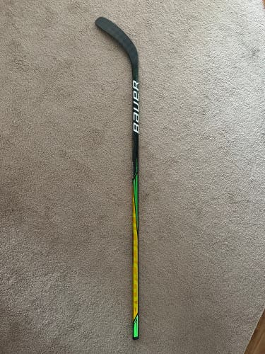 Senior Right Handed P88 Pro Stock Supreme UltraSonic Hockey Stick