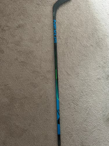 Senior Left Hand P92 Pro Stock Nexus Geo Hockey Stick