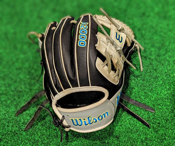 2022 Wilson A2000 1786 Superskin Baseball Infield Glove 11.5"