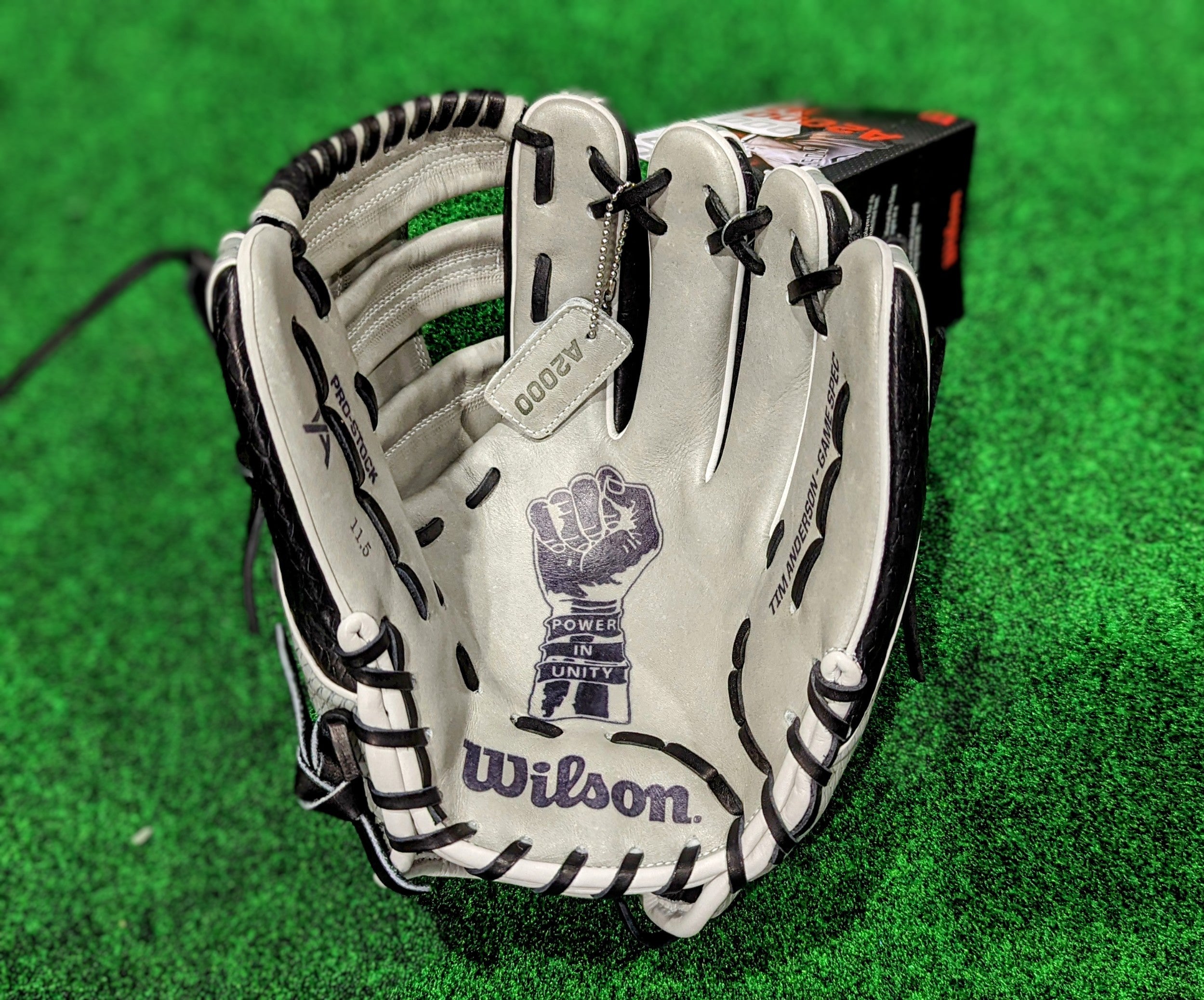 Wilson 2024 A2000 SuperSkin Tim Anderson Game Model WBW101634115 11.5  Baseball Fielders Glove