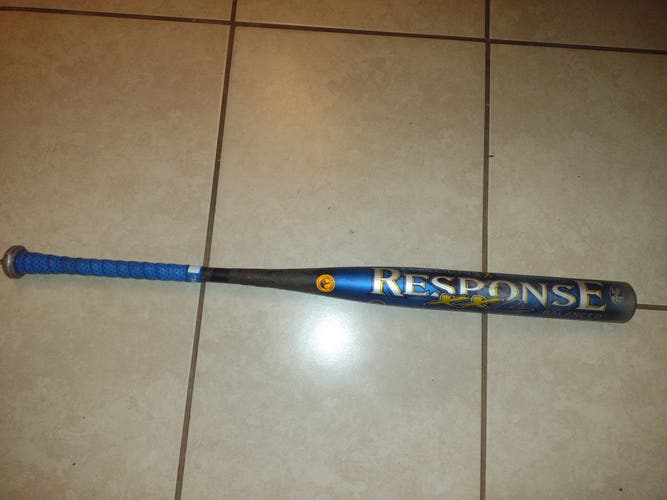 Used Louisville Slugger SB304 Bat 28 oz 34"