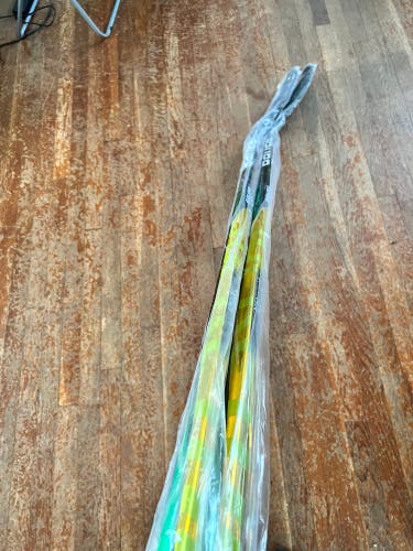 New (2 pack) Right Handed P28 Pro Stock Supreme UltraSonic Hockey Stick