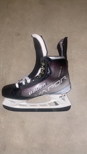 BRAND NEW Bauer Vapor Hyperlite Pro Stock Skates