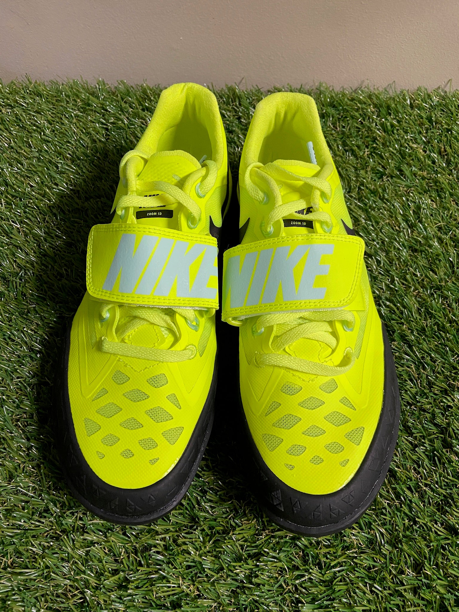Nike Zoom SD 4 Track & Field Throwing Shoes Volt Black DR9935-700 Men 6 Wmn 7.5 Amazon.com | Nike Zoom SD 4 Track & Field Throwing Shoes  main image 3
