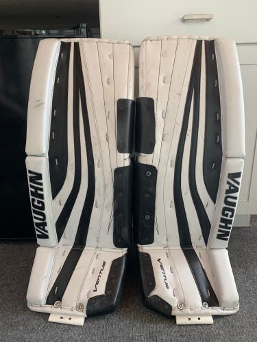 Senior Vaughn Ventus SLR Pro goalie pads