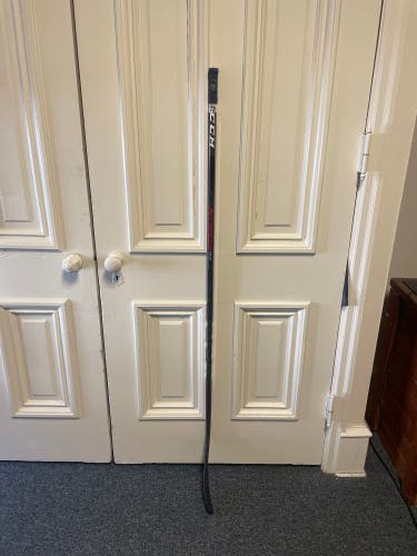 Senior Right Handed P28  Jetspeed Team Hockey Stick