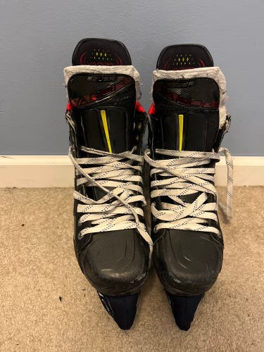 Used Bauer Regular Width Size 9 Vapor 2X Pro Hockey Skates
