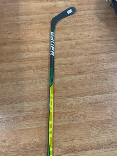 Senior Right Handed P92 Supreme UltraSonic Hockey Stick