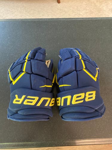 Bauer ultra sonic hockey gloves