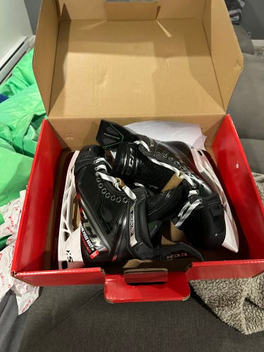 New CCM Regular Width Size 10 RibCor 100k Pro Hockey Skates