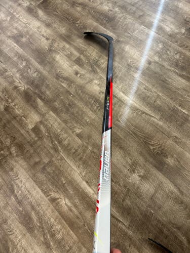 Like New Bauer Right Handed P28 Vapor Hyperlite Hockey Stick