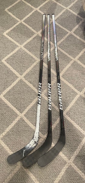 Senior Right Handed P92 Vapor Hyperlite Hockey Stick