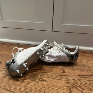 White Adult Men's New Size 8.5 (Women's 9.5) Under Armour magnetico clone Cleats
