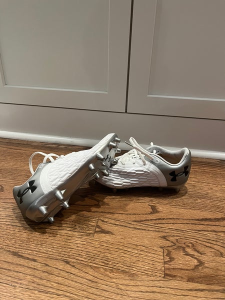 White Adult Men's New Size 8.5 (Women's 9.5) Under Armour magnetico clone Cleats