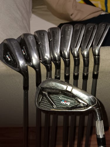 TaylorMade rh 2018 M4 Club  (complete iron set)Senior Flex