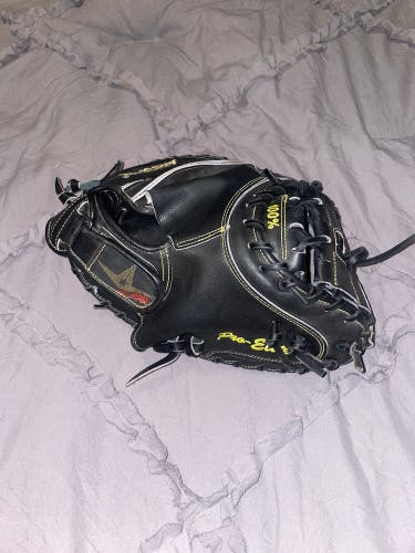 Used Right Hand Throw 34" Catcher's Glove