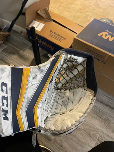 Used Regular  Revolution 597 Glove And Blocker Set