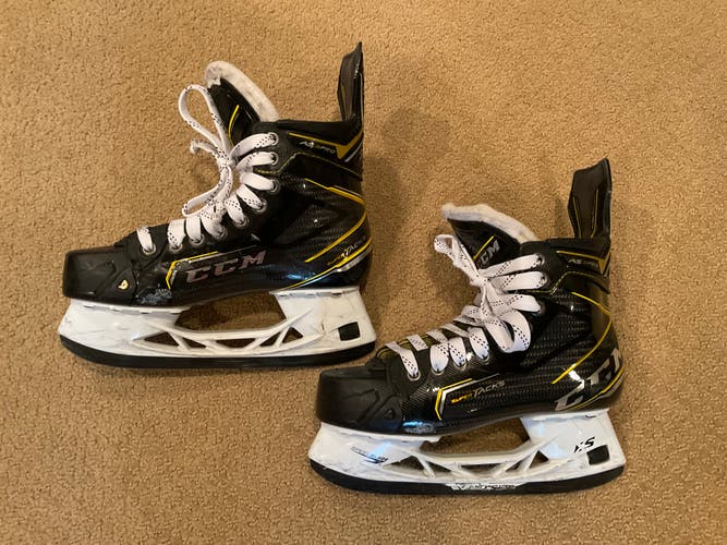 Intermediate Used CCM Super Tacks AS3 Pro Hockey Skates Regular Width Size 5.5