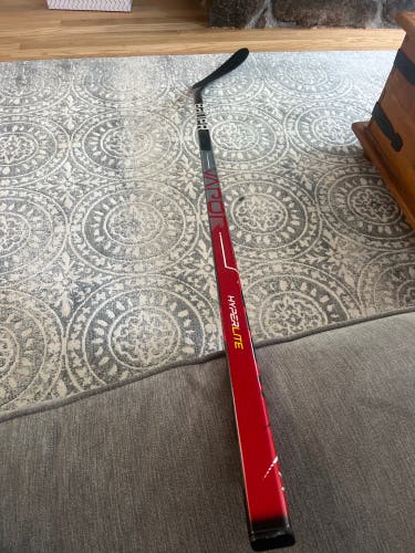 Used Right Handed P28 Pro Stock Vapor Hyperlite Hockey Stick