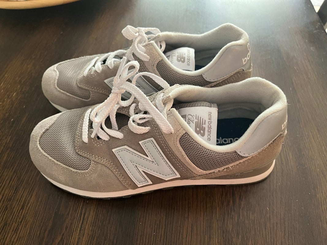 Gray Adult Women's Used Size 8.0 (Women's 8.0) New Balance Shoes