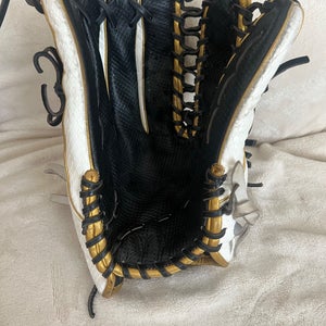 2020 Outfield 12.75" A2000 Baseball Glove
