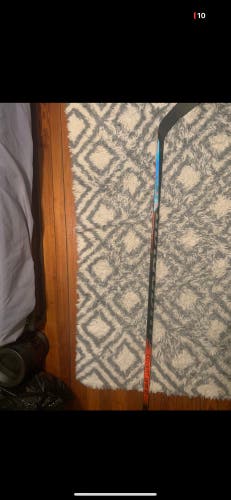 Senior Right Handed W16 Covert QRE10 Hockey Stick