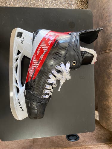 Division 1 Mens Used CCM Regular Width Pro Stock Size 8 JetSpeed FT4 Pro Hockey Skates