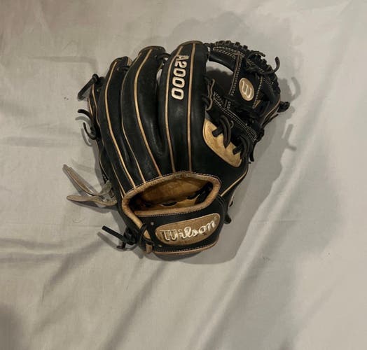 Used Infield 11.5" A2000 Baseball Glove