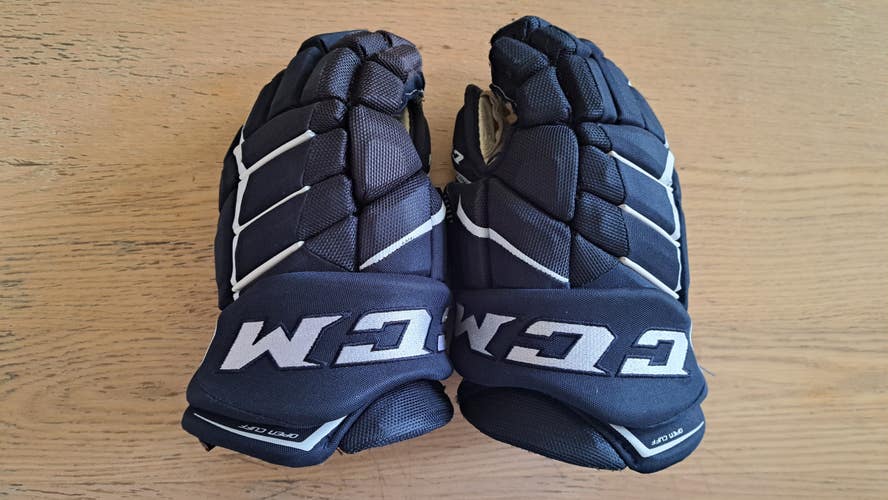 Used CCM JetSpeed FT390 Gloves 14"