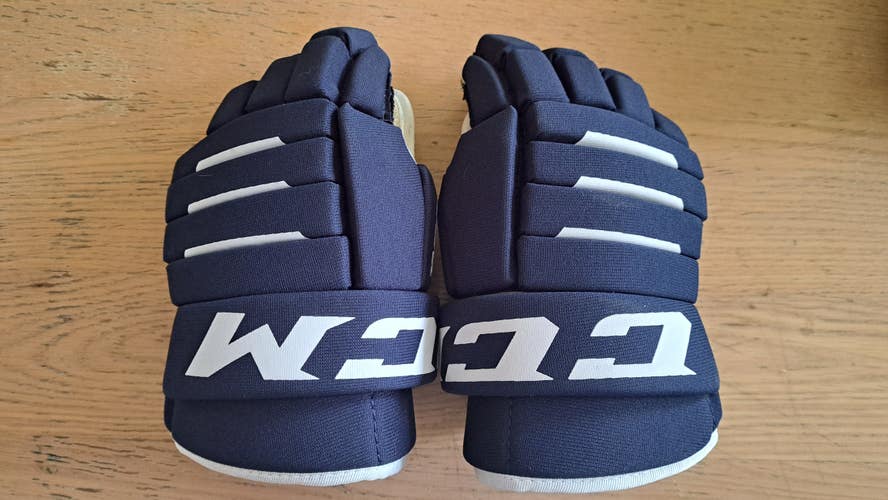 New CCM Tacks 4R2 Gloves 13"