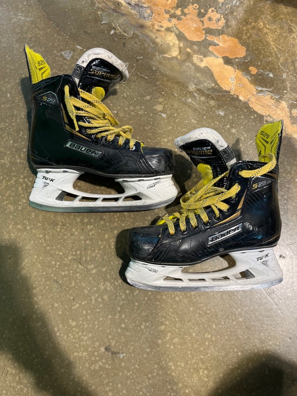 Junior Used Bauer Supreme S29 Hockey Skates D&R (Regular)  4.0