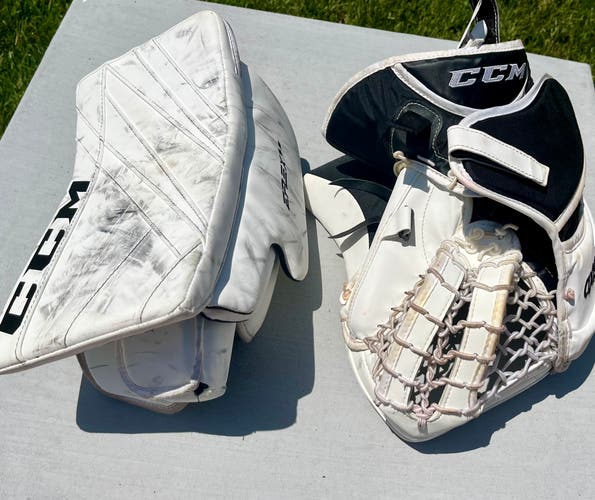 CCM AXIS A1.9 and EFLEX 5.9 GOALIE CATCHER AND BLOCKER Set (Int)