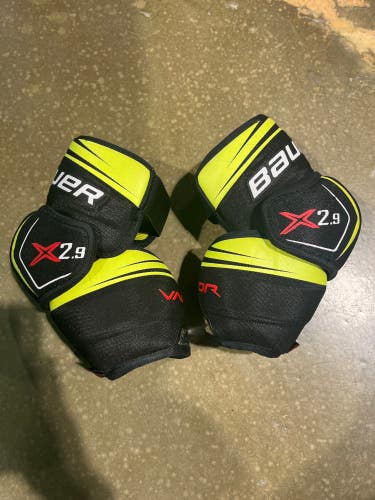 Used Large Bauer Vapor X2.9 Elbow Pads