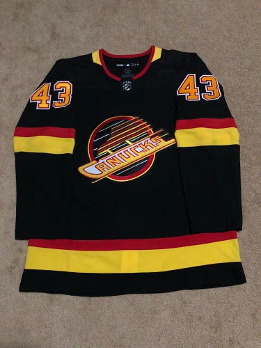 Vancouver Canucks Hughes 43 Retro Flying Skate Adidas NHL Hockey Jersey Size 52
