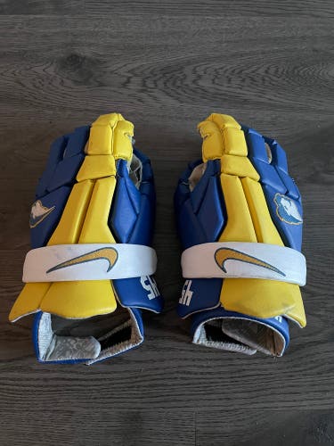 Used Hofstra Nike 13" Vapor Pro Lacrosse Gloves