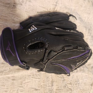 Mizuno Right Hand Throw Finch Softball Glove 12.5" Black/Purple