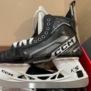 New CCM Regular Width Size 10.5 Tacks ASV Pro Hockey Skates
