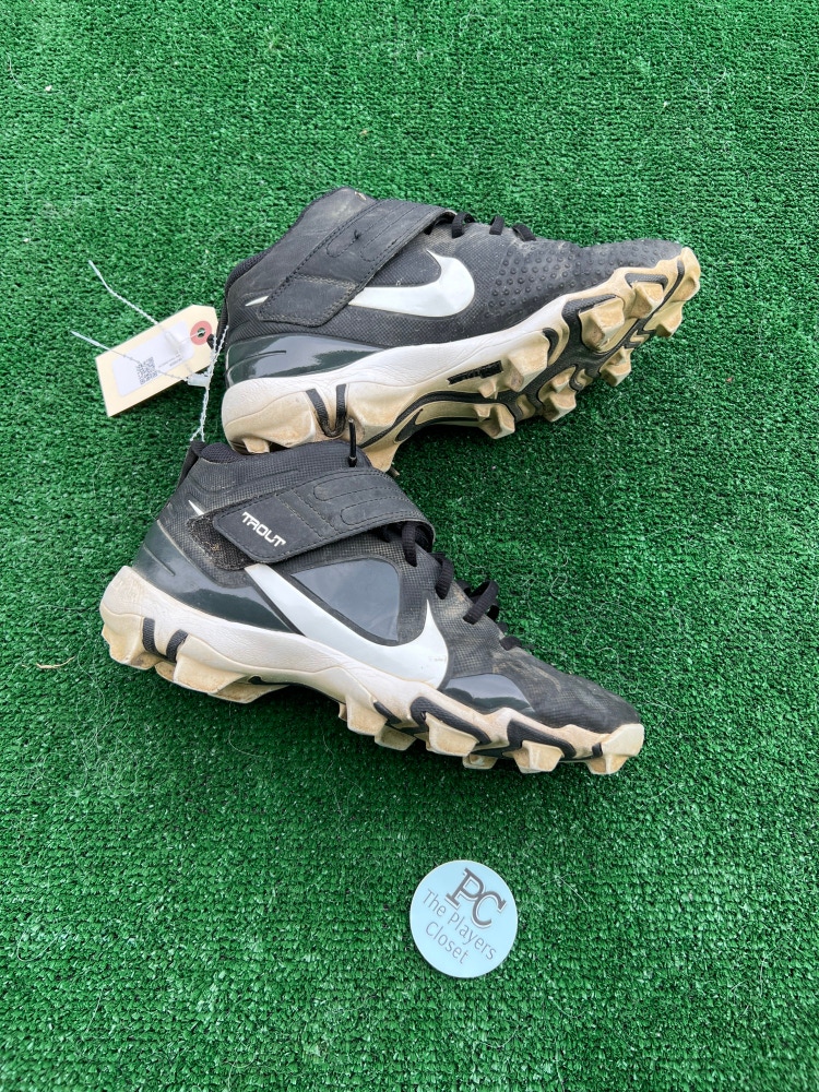 Nike Trout cleats size 6Y
