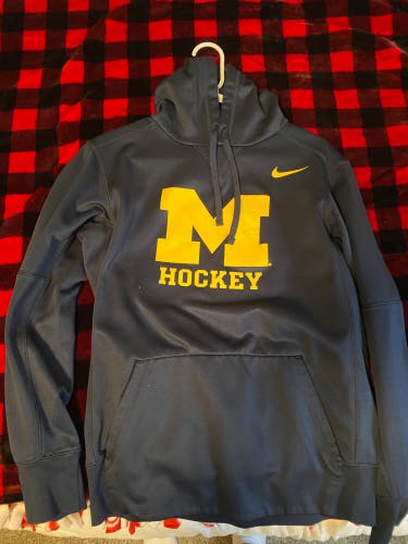 Men’s Michigan Hockey Sweatshirt Small