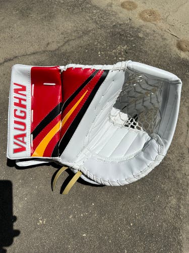 Vaughn Velocity V4 hockey goalie glove Pro Stock Gilles Wow Nice!!