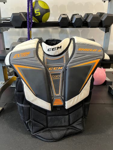 Used Large CCM Extreme Flex Shield II Goalie Chest Protector Limited Colour