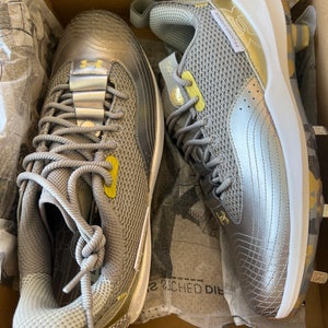 New Under Armour Harper 7 Low HOVR Cleats | Men’s 12.5