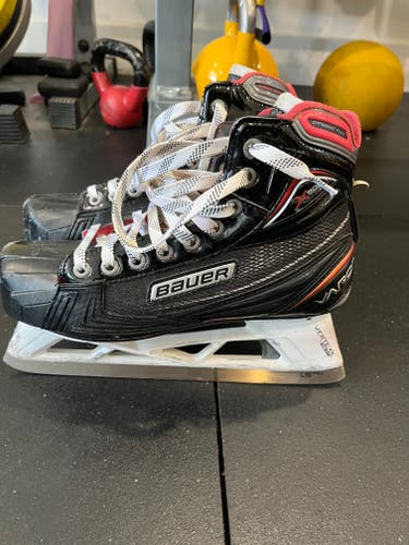 Senior Used Bauer vapor x900 Hockey Goalie Skates Regular Width Size 8.5