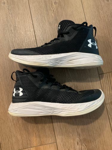 Black Used Unisex Adult Size (Women's 8.0) Under Armour Shoes