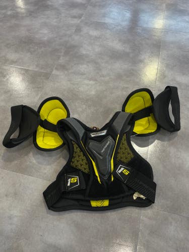 Youth Used Large Bauer Supreme 1S Shoulder Pads
