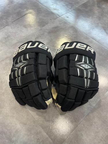 Used Bauer Nexus 800 Gloves 12"