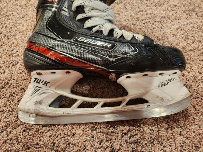 Senior Used Bauer Vapor 2X Hockey Skates Regular Width Size 7.5