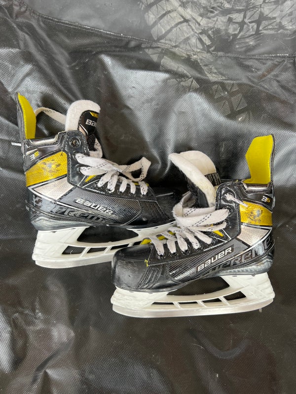 Youth Used Bauer Supreme 3S Hockey Skates D&R (Regular) 13.5Y