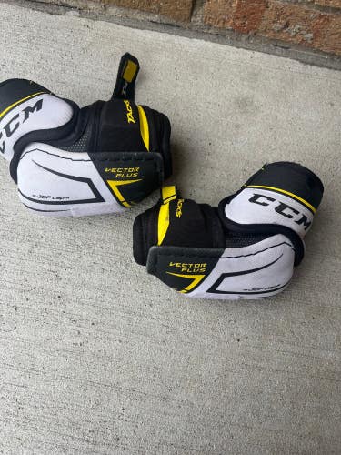 Used Small CCM Vector Elbow Pads