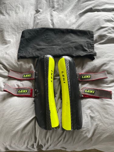 Used Large WC Carbon Leki Shin Guard